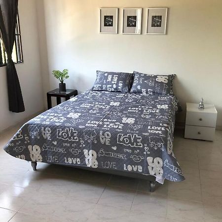Habitaciones Independientes Cerca Al Aeropuerto 1 Cartagena Eksteriør billede
