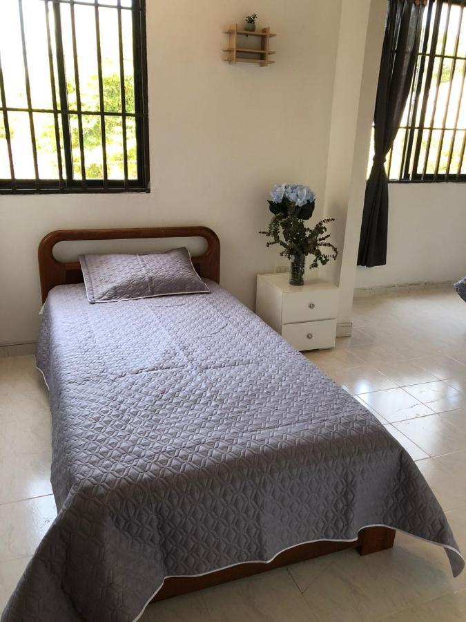 Habitaciones Independientes Cerca Al Aeropuerto 1 Cartagena Eksteriør billede